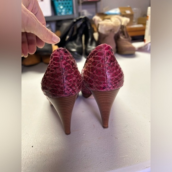 STYLE & CO Celine Heels, Pink Reptile Pattern, 3.25 in Heel Peep Toe - Picture 5 of 8